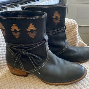 Southwestern cowboy boots